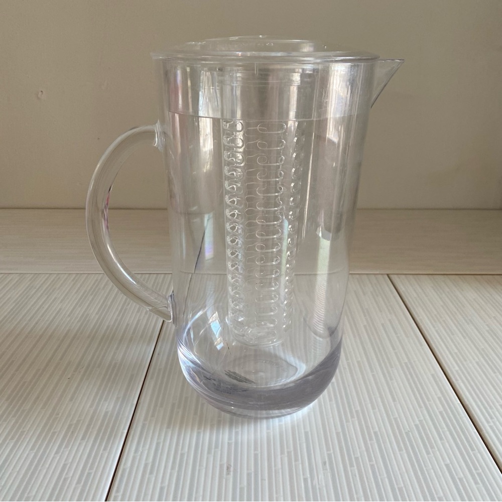 BPA Free Clear Infusion Infuser Beverage Pitcher for Naturally Flavored Water